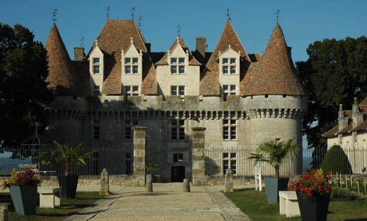 Château de Monbazillac , propriété de la cave de Monbazillac - © M.CRIVELLARO