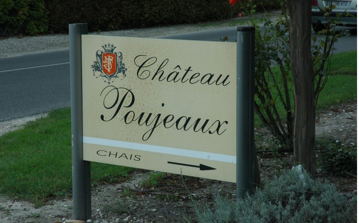 Grand-Poujeaux - Entrée de Château Poujeaux, A.O.C Moulis -   © M.CRIVELLARO