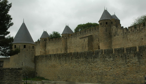 La Cité de Carcassonne - Les remparts - © M.CRIVELLARO