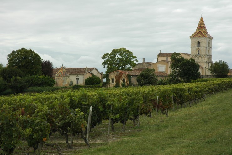 Vignoble du Blayais et église de Cars. Photo Michel CRIVELLARO