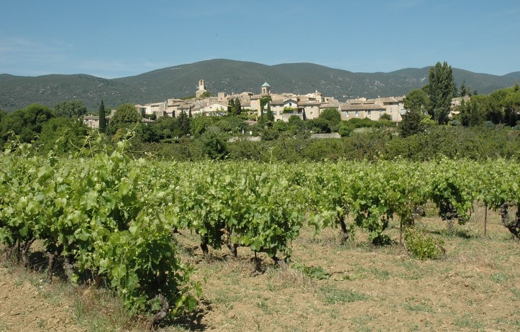 Vignoble du Lubéron - Village de Lourmarin - Photo Adrien CRIVELLARO