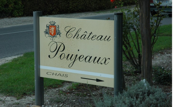 Grand-Poujeaux - Entrée de Château Poujeaux, A.O.C Moulis - © M.CRIVELLARO Grand-Poujeaux - Entrée de Château Poujeaux, A.O.C Moulis - © M.CRIVELLARO