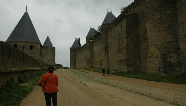 La Cité de Carcassonne - Une double enceinte entoure la cité fortifiée - © M.CRIVELLARO