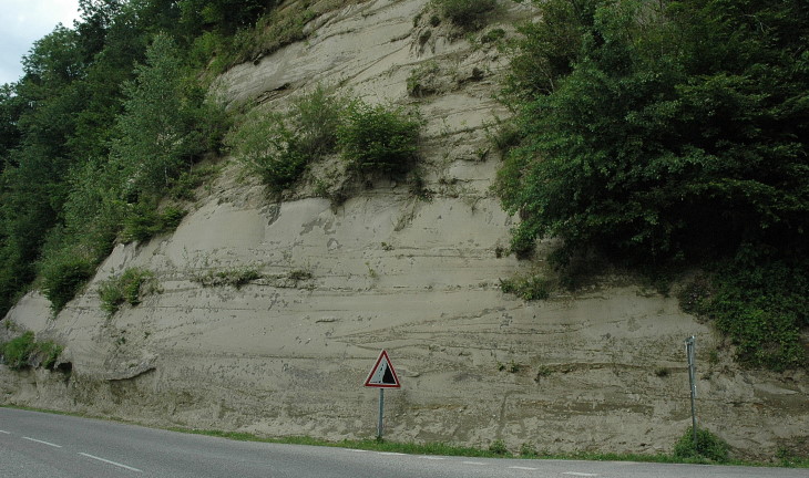 Pont-de-Beauvoisin, Isère. Molasses de l’avant-pays savoyard  dans le bas Dauphiné.  © M.CRIVELLARO